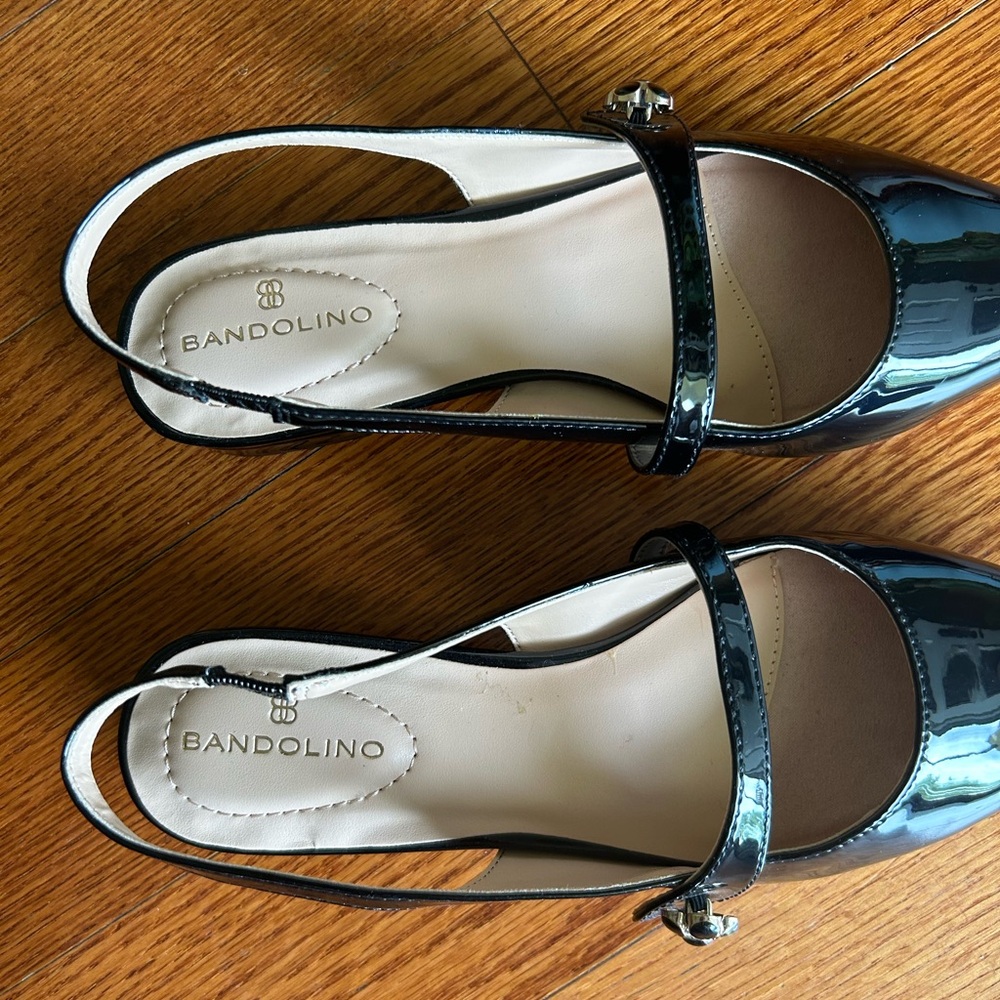 Bandolino Black Heels Elegant Design
